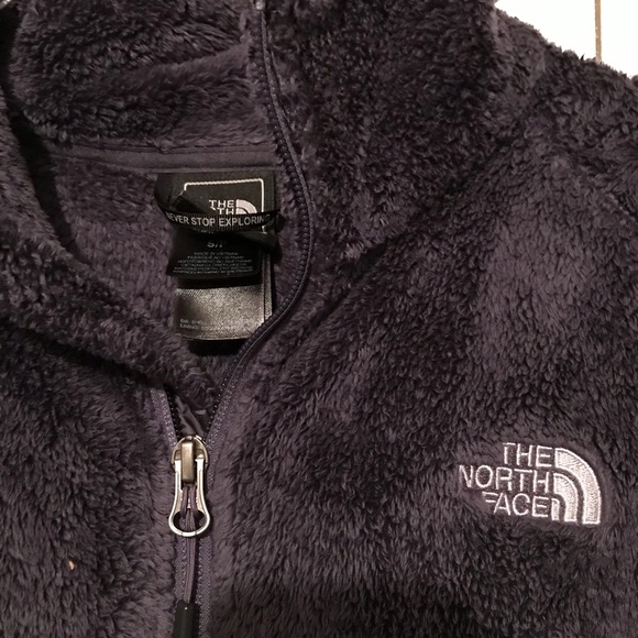 Dark purple/navy fuzzy north face jacket - Picture 3 of 8